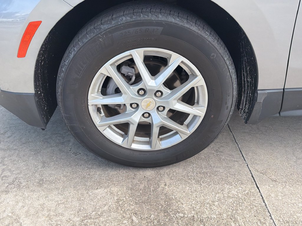 Used 2024 Chevrolet Equinox LS w/ LS Convenience Package FWD image 11