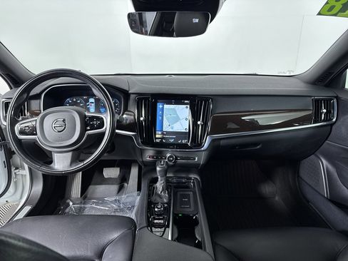 Used 2018 Volvo S90 T6 Momentum w/ Convenience Package AWD/4WD image 3
