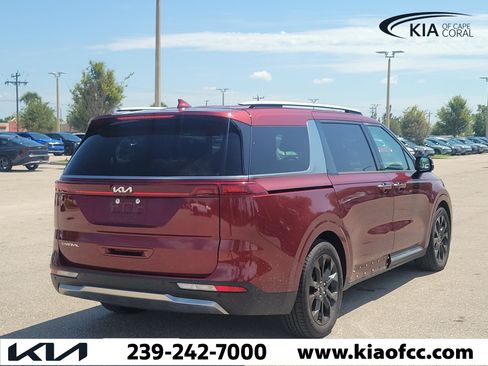 Certified 2023 Kia Carnival SX FWD image 6