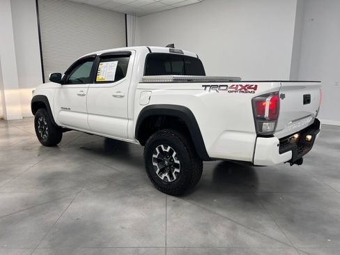 Used 2023 Toyota Tacoma TRD Off-Road w/ Technology Package AWD/4WD image 5