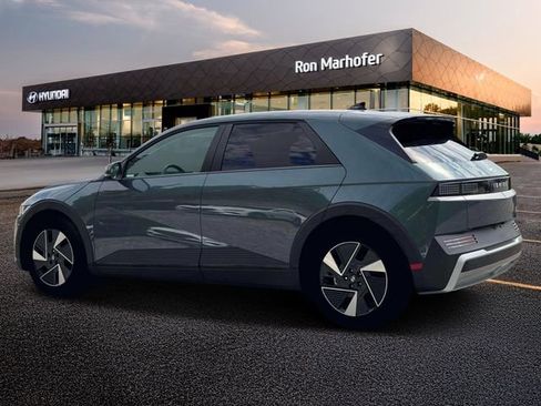 New 2025 Hyundai Ioniq 5 SE image 4