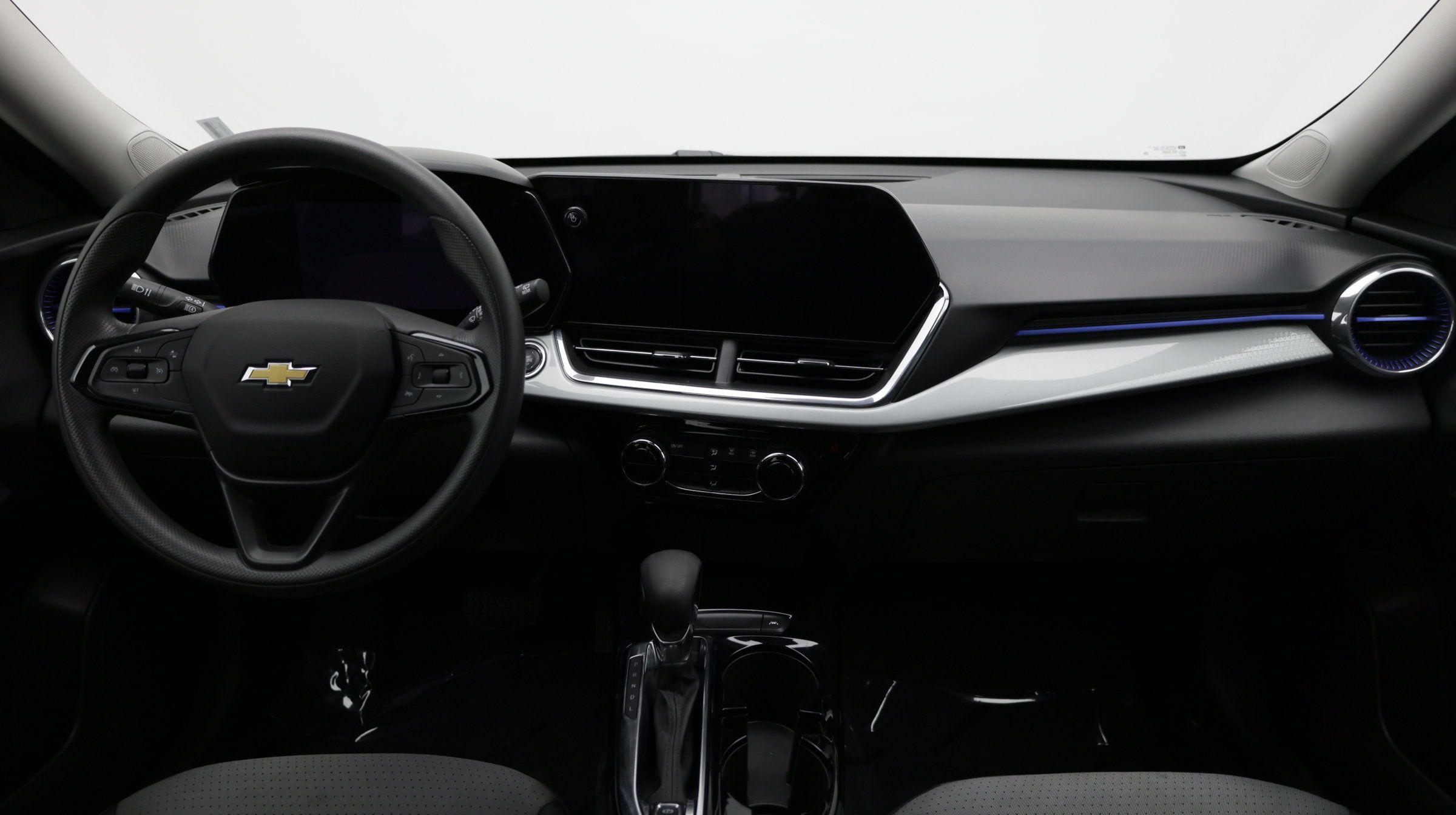 Used 2025 Chevrolet Trax LT FWD image 25