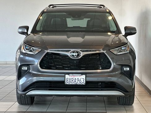 Certified 2021 Toyota Highlander Platinum AWD/4WD image 9