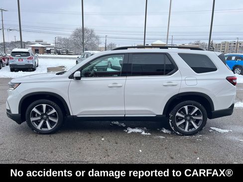 Used 2025 Honda Pilot Touring image 2