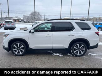 Used 2025 Honda Pilot Touring video 2