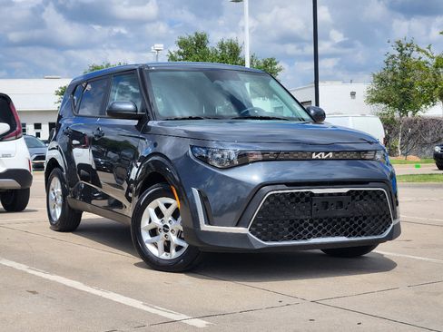 Certified 2025 Kia Soul LX FWD image 33