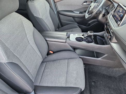 Used 2023 Nissan Rogue SV FWD image 16
