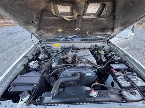 Used 2000 Toyota 4Runner Limited image 19