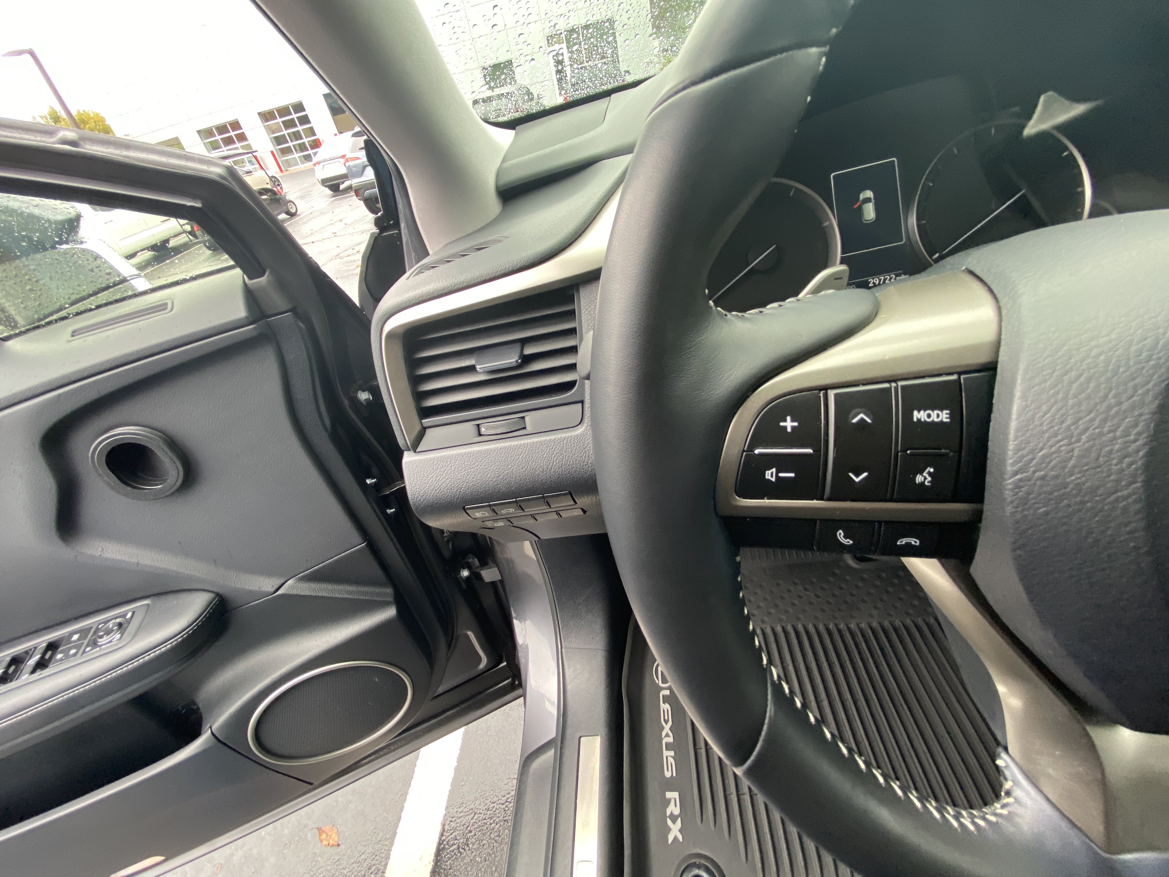 Used 2022 Lexus RX 350L Premium w/ Premium Package AWD/4WD image 13