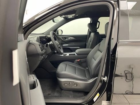 New 2026 Chevrolet Traverse LT w/ Driver Confidence Package AWD/4WD image 8