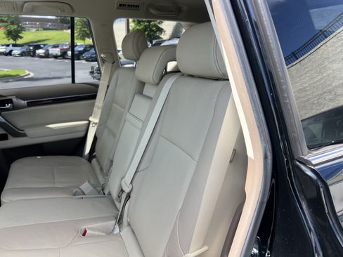 Used 2019 Lexus GX 460 Premium w/ Premium Package AWD/4WD image 28