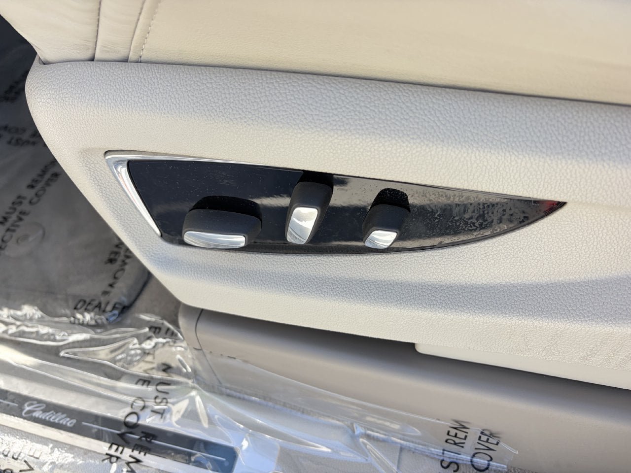 Used 2015 Cadillac Escalade Luxury RWD image 20