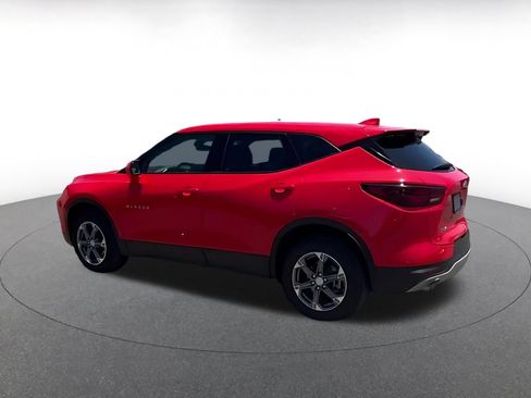 Used 2025 Chevrolet Blazer LT FWD image 7