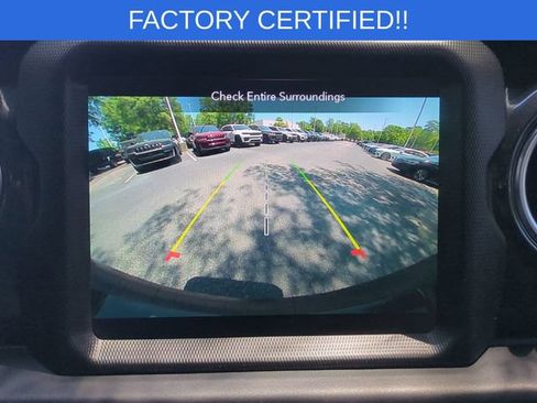 Used 2022 Jeep Wrangler Unlimited Sahara AWD/4WD image 23