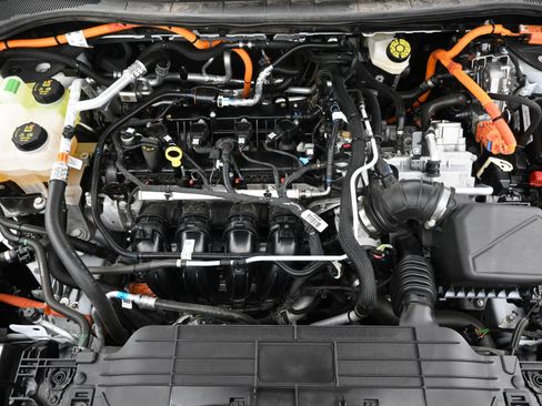 Used 2023 Ford Escape SE image 28