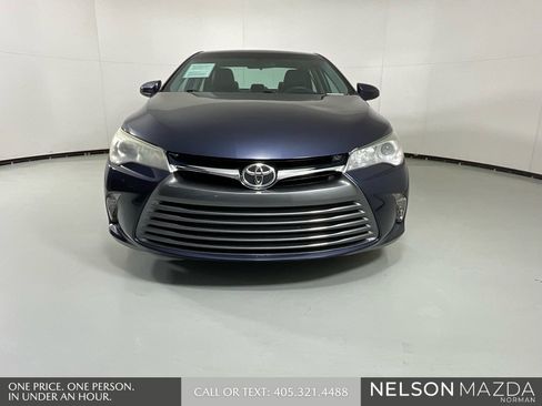 Used 2015 Toyota Camry XLE image 2