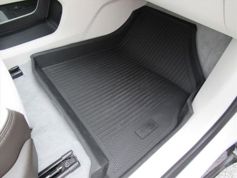 Used 2024 GMC Acadia Denali w/ Super Cruise Package image 31