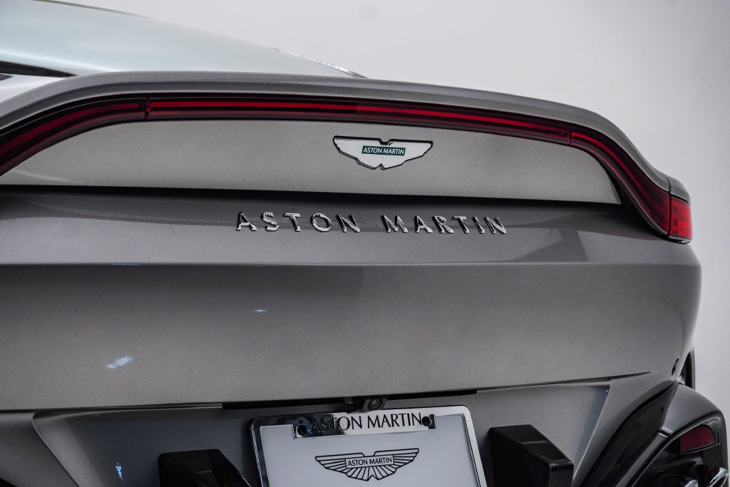 Used 2025 Aston Martin V8 Vantage Roadster RWD image 12