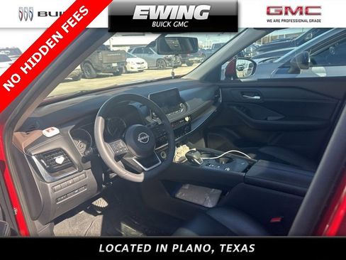 Used 2023 Nissan Rogue SV w/ SV Premium Package image 7