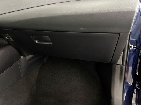 Used 2025 Toyota Corolla LE FWD image 32