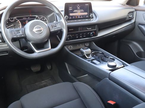 Used 2023 Nissan Rogue S AWD/4WD image 4
