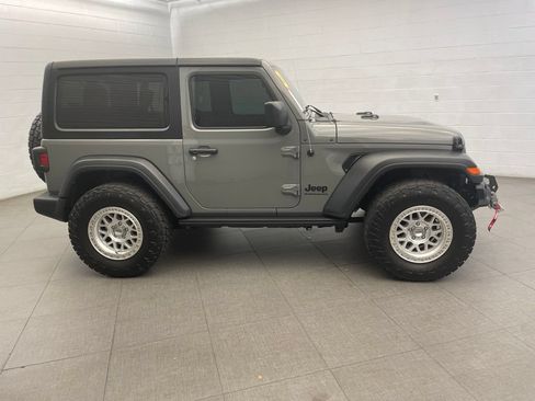 Used 2023 Jeep Wrangler Sport AWD/4WD image 4