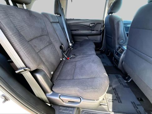 Used 2017 Honda Pilot EX image 19