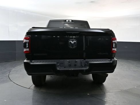 Used 2024 RAM 2500 Big Horn w/ Night Edition AWD/4WD image 4
