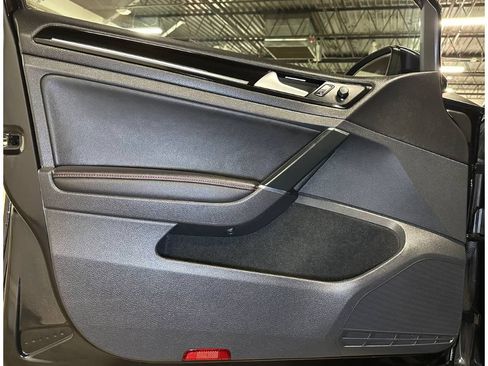 Used 2016 Volkswagen GTI SE FWD image 18