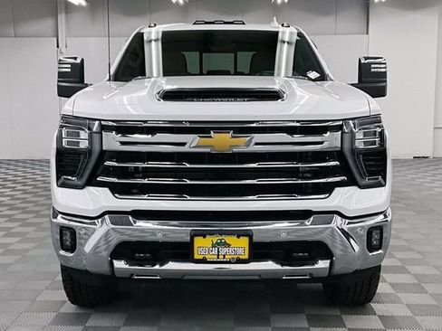 Used 2025 Chevrolet Silverado 2500 LTZ w/ LTZ Convenience Package image 4