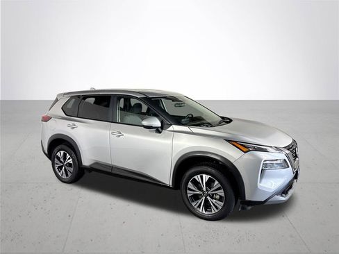 Used 2022 Nissan Rogue SV image 4