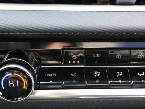 New 2026 Chevrolet Equinox LT w/ Convenience Package II FWD image 31