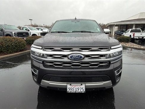Used 2024 Ford Expedition Platinum image 8