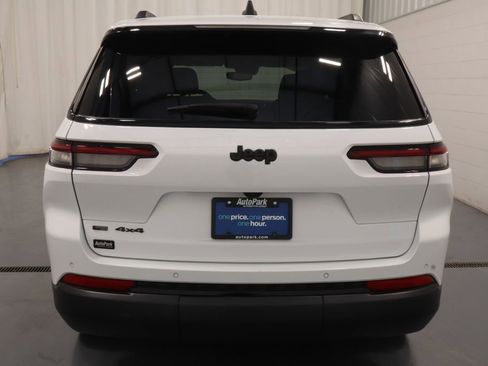 Used 2023 Jeep Grand Cherokee L Laredo AWD/4WD image 11