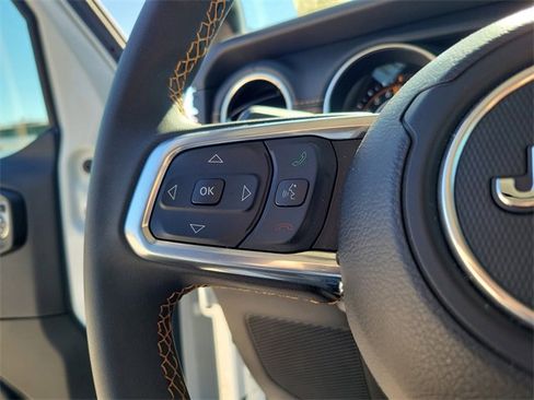 Used 2023 Jeep Gladiator Overland image 22