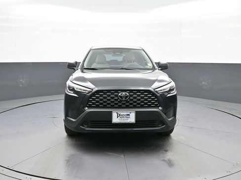 Certified 2025 Toyota Corolla Cross L image 2