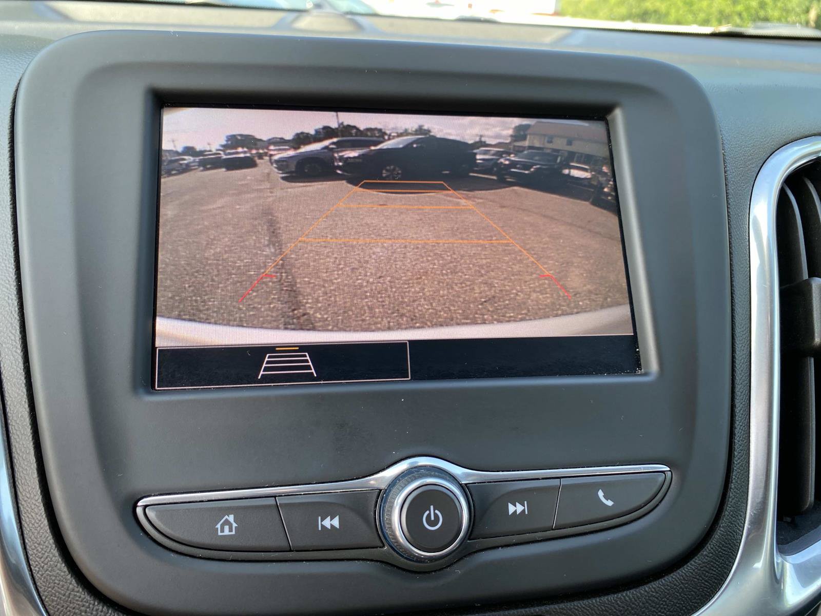 Used 2022 Chevrolet Equinox LS AWD/4WD image 13