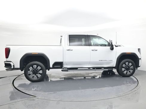 New 2026 GMC Sierra 3500 Denali w/ Denali Reserve Package image 6