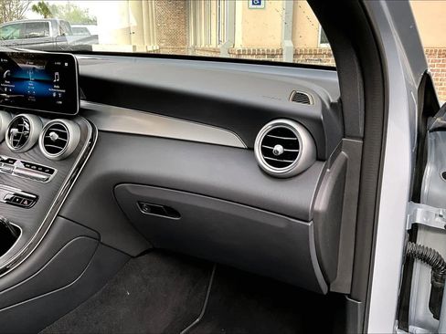 Certified 2022 Mercedes-Benz GLC 300 GLC 300 image 18