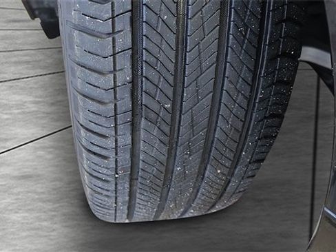 Used 2025 Cadillac Lyriq Luxury w/ LPO, Floor Liner Package image 32