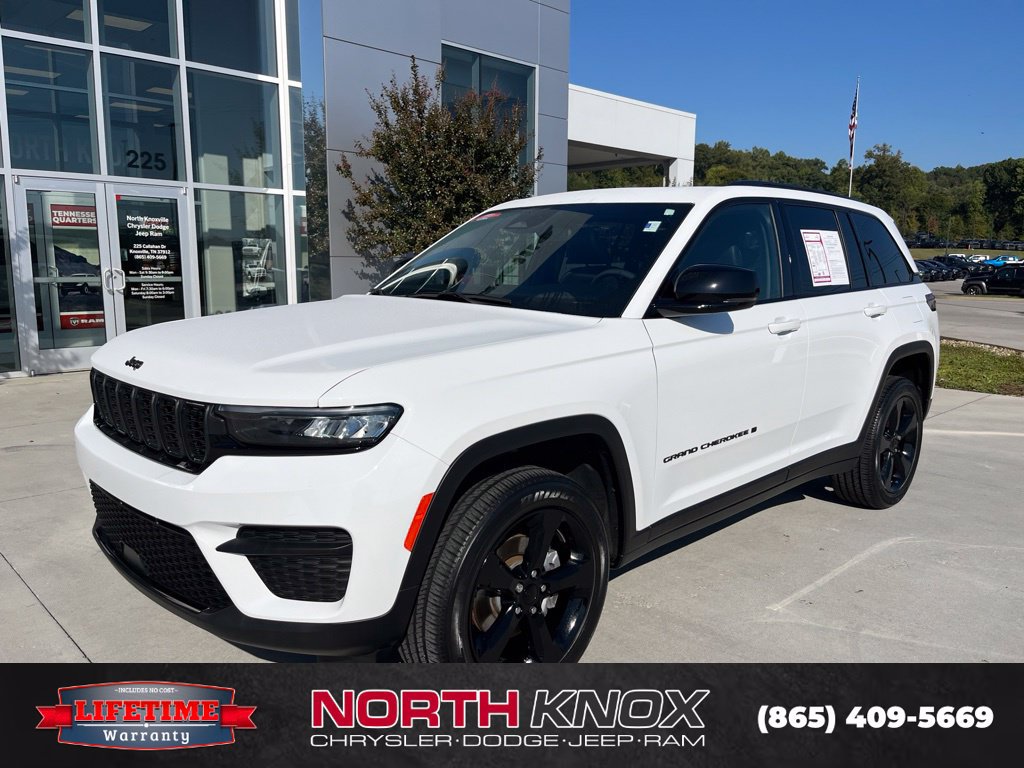 Used 2023 Jeep Grand Cherokee Altitude AWD/4WD image 1
