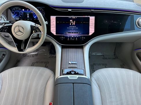 Certified 2023 Mercedes-Benz EQS 580 4MATIC Sedan image 17
