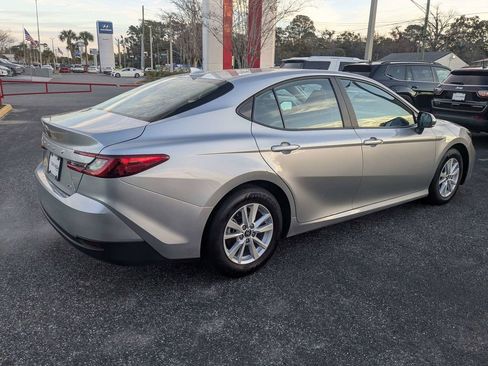 Used 2025 Toyota Camry LE image 4