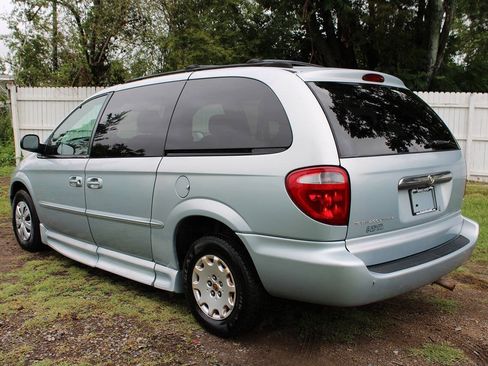 Used 2001 Chrysler Town & Country LX FWD image 9