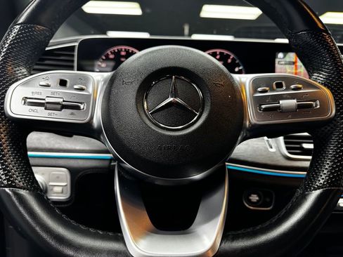 Used 2023 Mercedes-Benz GLS 450 4MATIC image 23