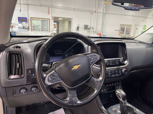 Used 2022 Chevrolet Colorado Z71 AWD/4WD image 14