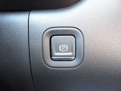 Used 2024 Chevrolet Silverado 2500 Custom w/ Custom Convenience Package image 27