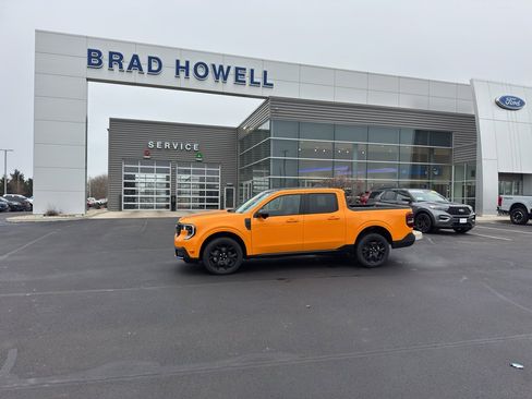 New 2026 Ford Maverick Lariat w/ Black Appearance Package image 1