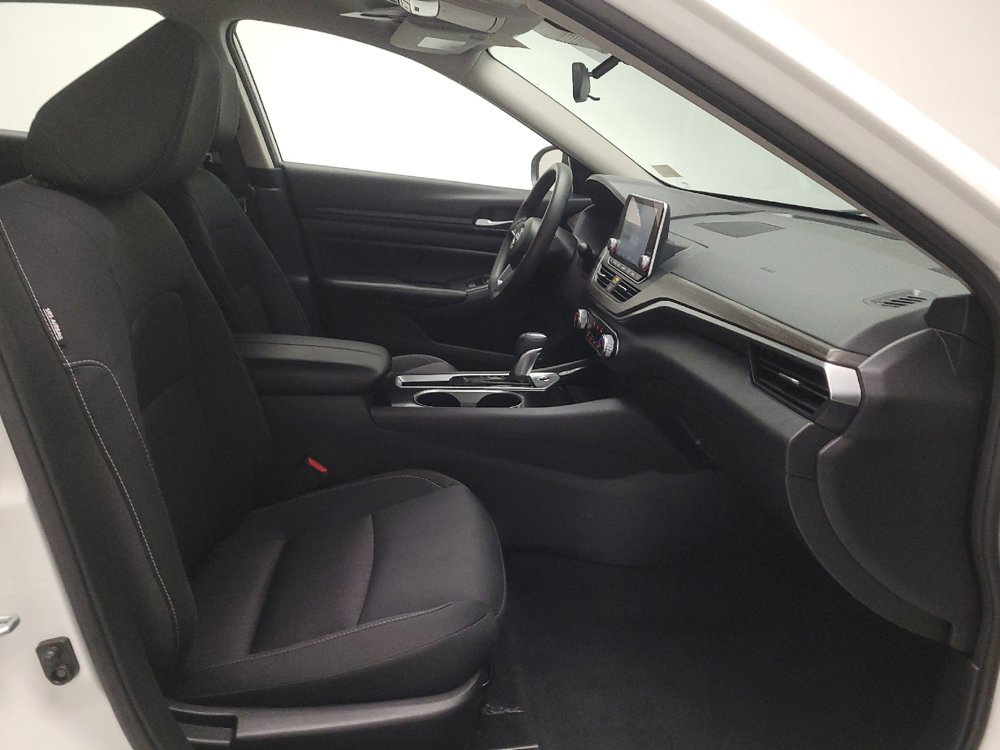Used 2024 Nissan Altima 2.5 SV FWD image 21