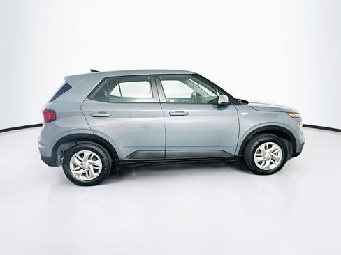 Used 2021 Hyundai Venue SE FWD image 10